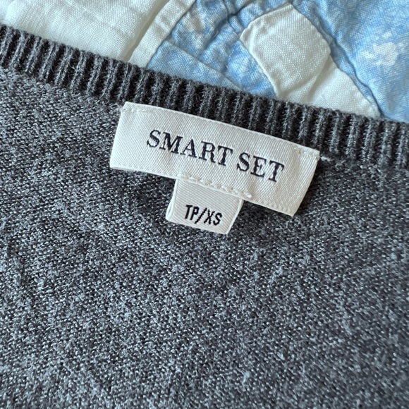 Smartset Womens Grey Gold Polka Dot Soft Cozy Scoop Neck Knit Sweater XS - Picture 3 of 6